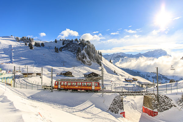 Le BVB arrvie au col de Bretaye